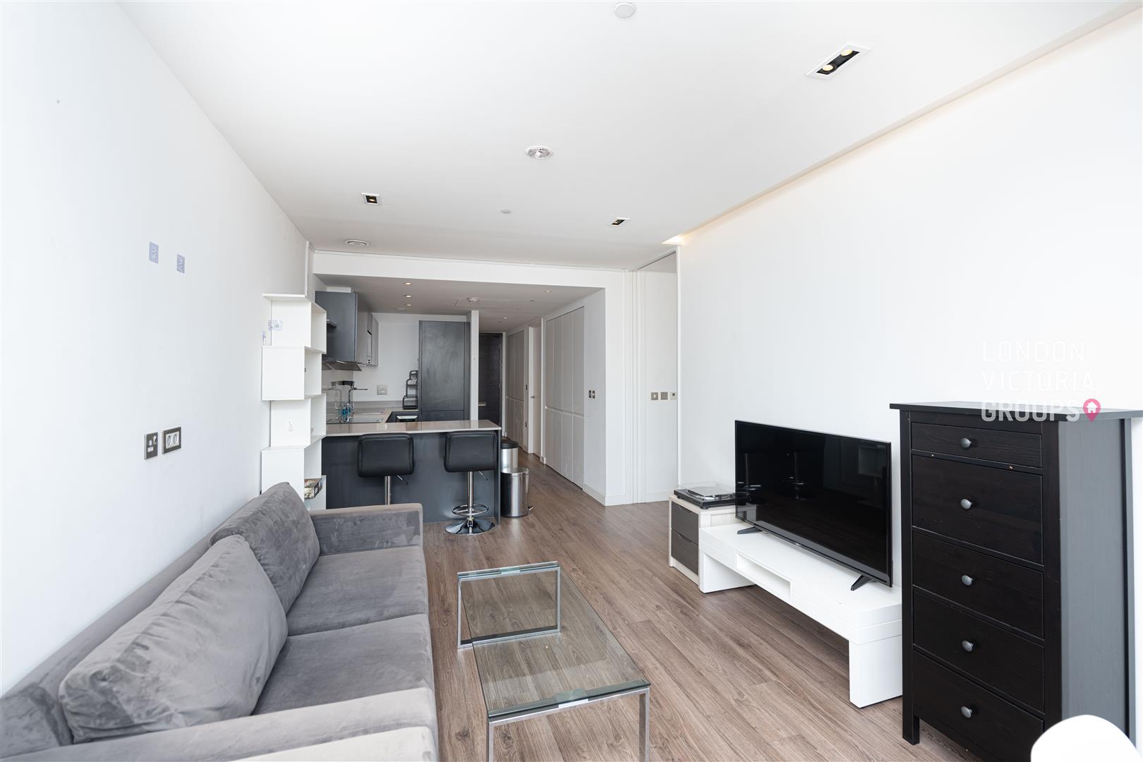 2 bed property in Cashmere House, 37 Leman Street, London
